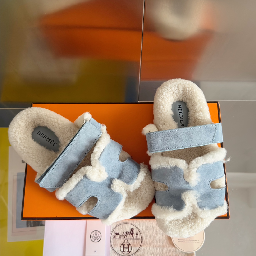 Hermès slippers baby blue