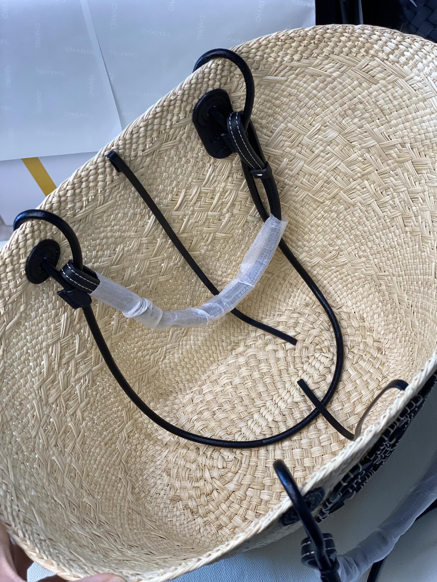 Loewe- Anagram Basket bag in iraca palm and calfskin