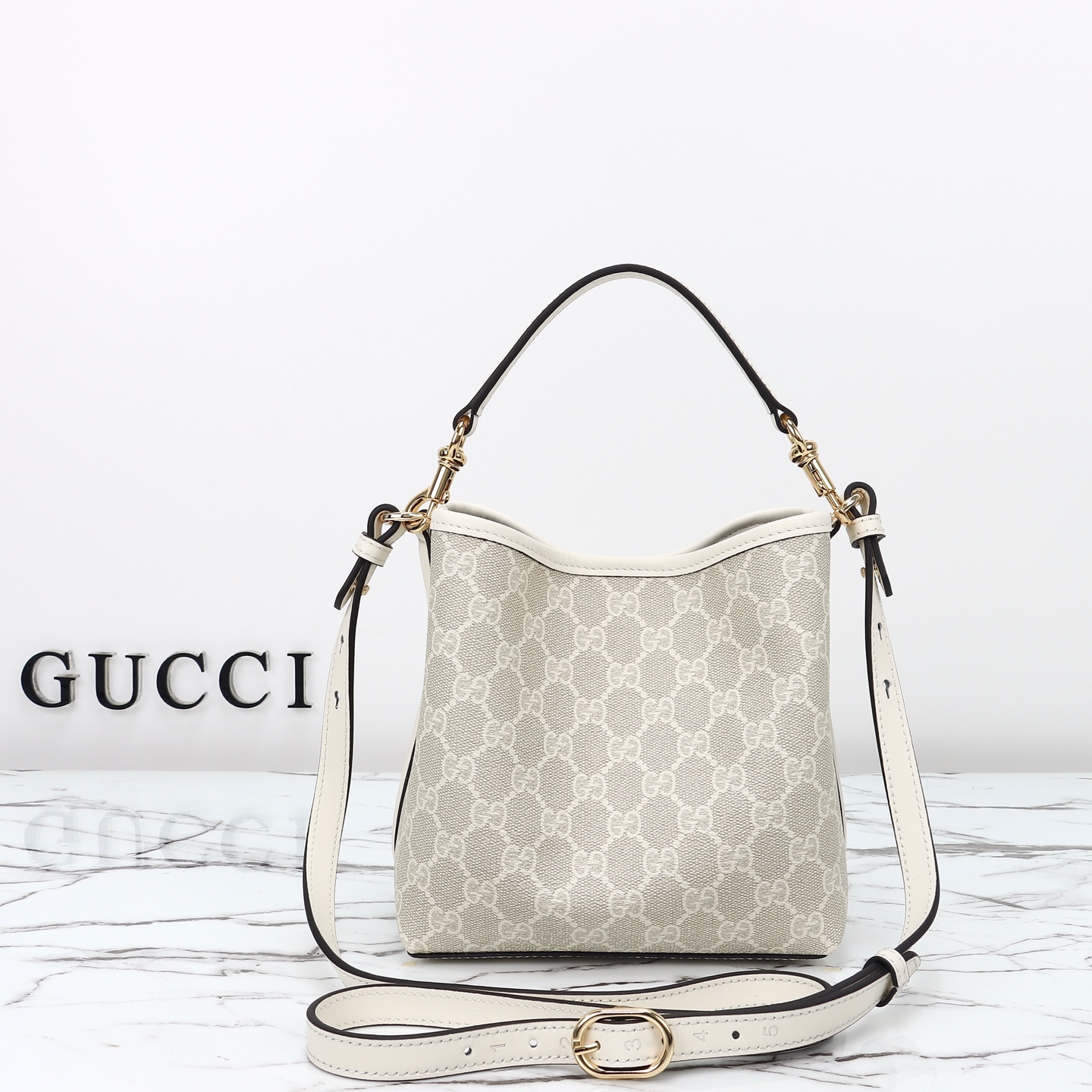 Gucci- Bucket bag -815118