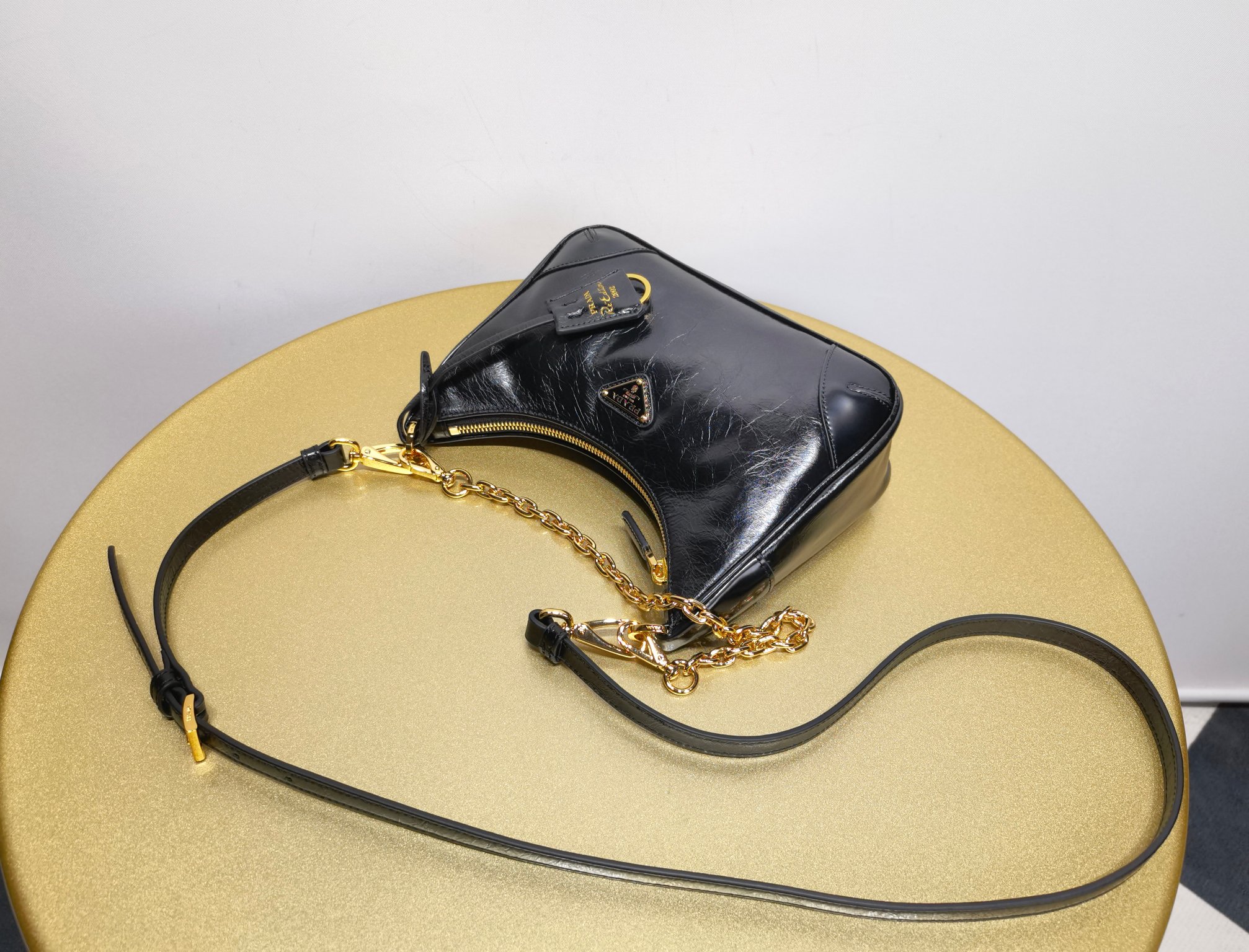Prada Re-Edition 2005 Saffiano leather bag