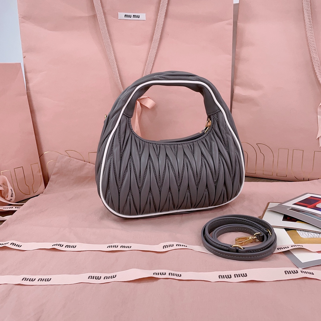 MIUMIU Wander matelassé nappa leather bag