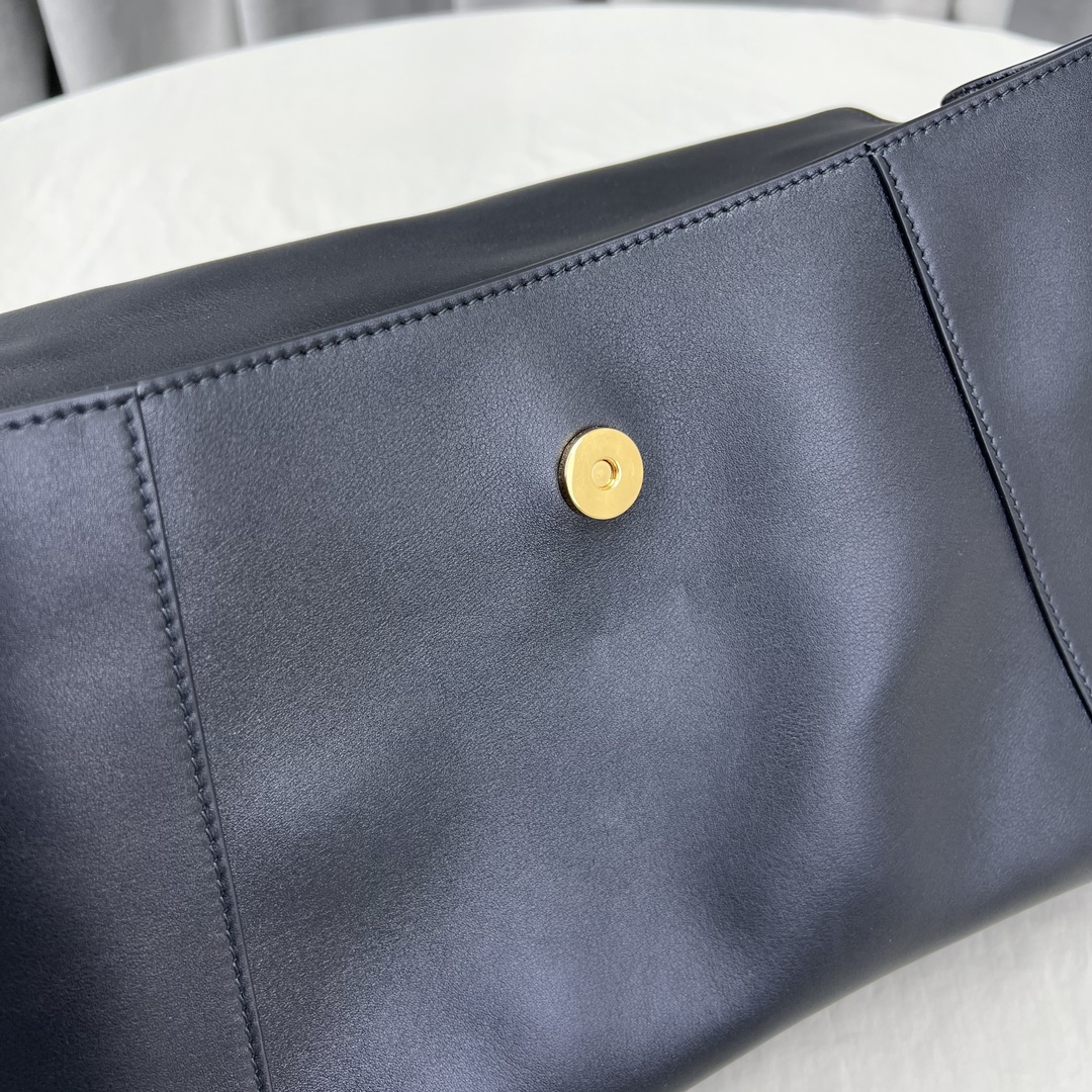 Balenciag-Hourglass-FAL25