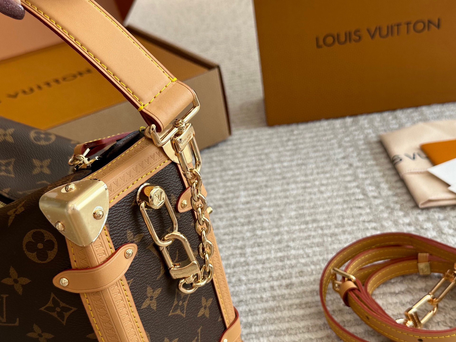 LV M14513 SIDE TRUNK- GM