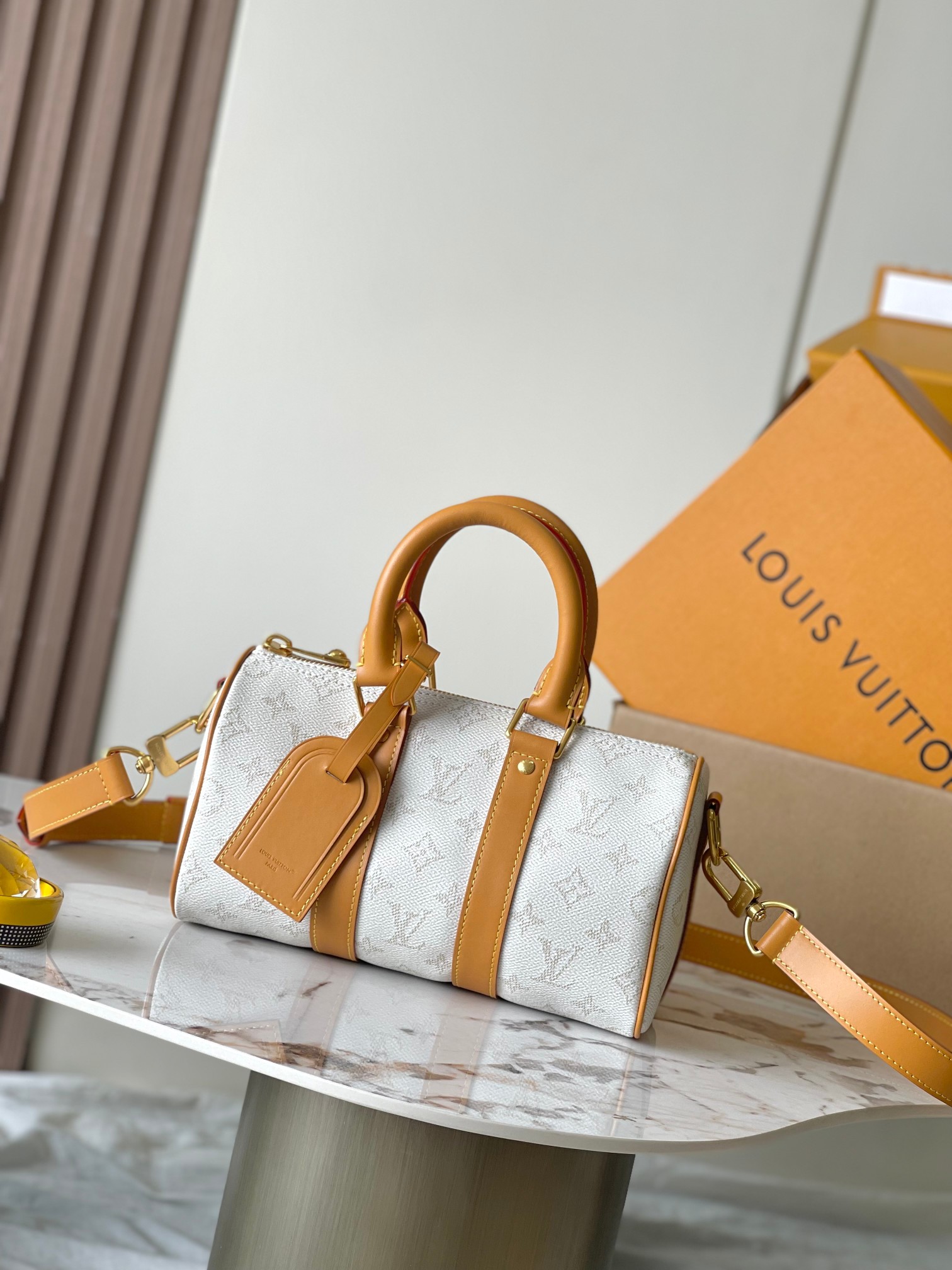 Louis Vuitton M15706 Keepall Bandoulière 25 series