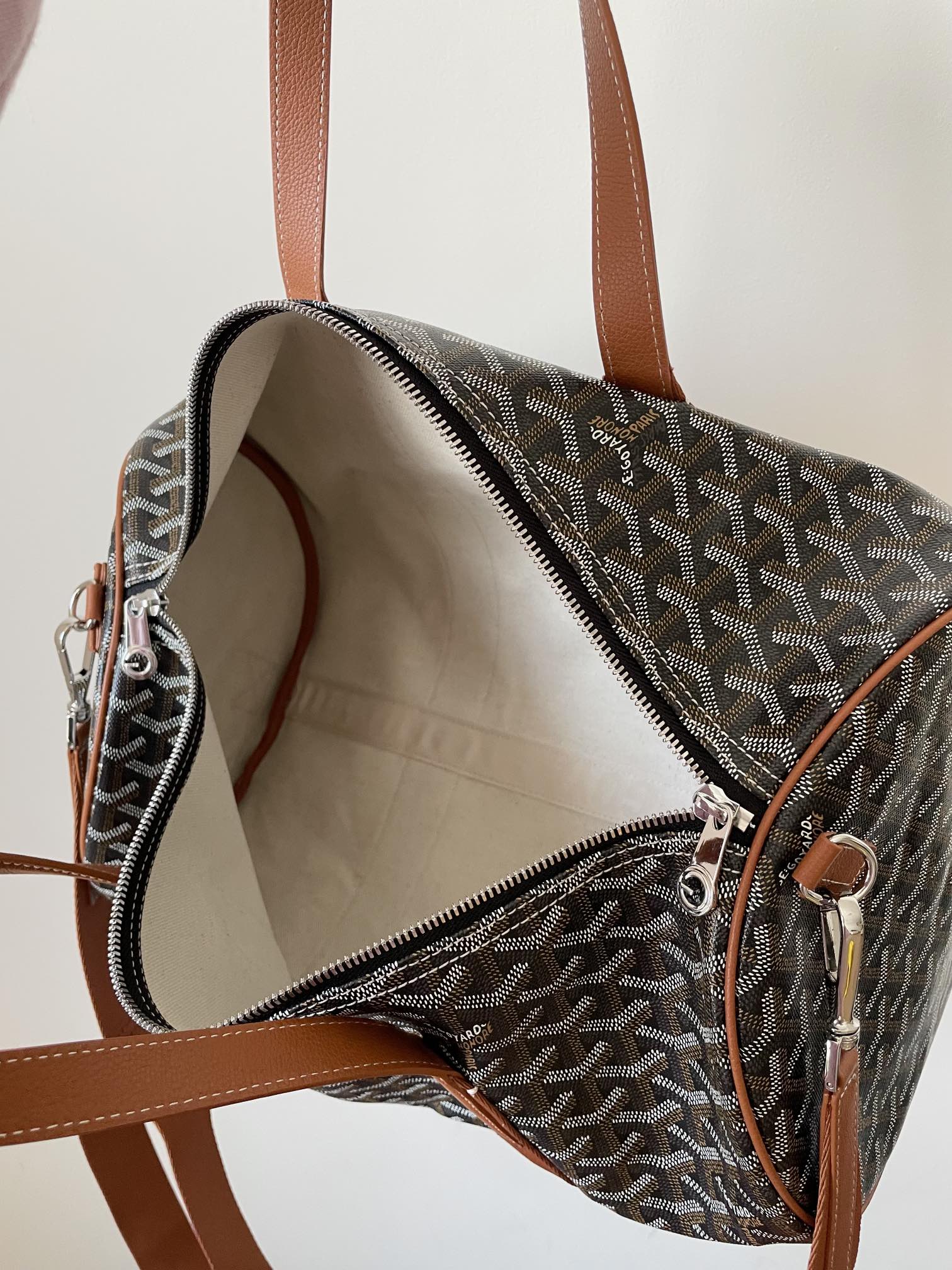 Goyard Barrel 40 – Black & Brown