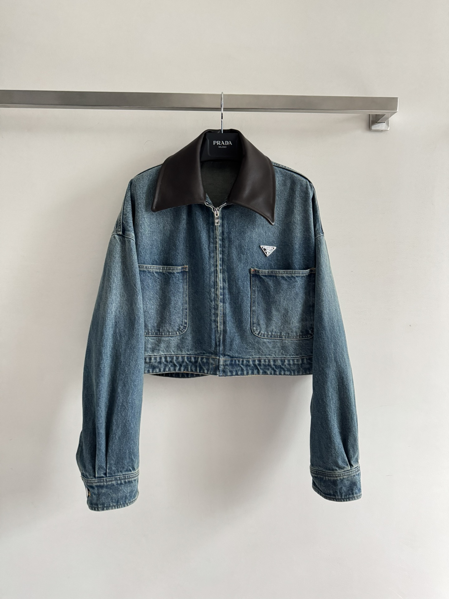 Prada Cropped leather-trimmed denimjacket in blue