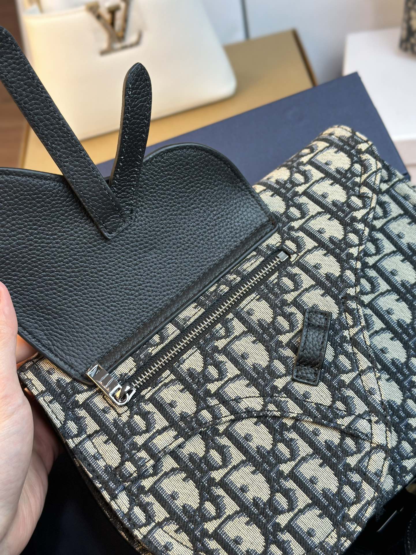 Saddle Messenger Bag