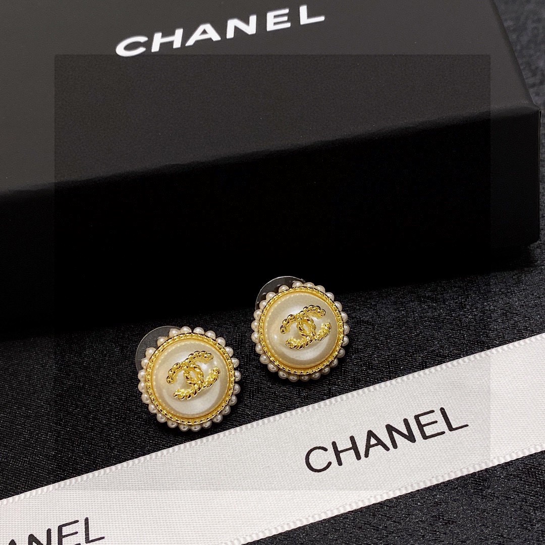 New Chanel Pearl Stud Earrings
