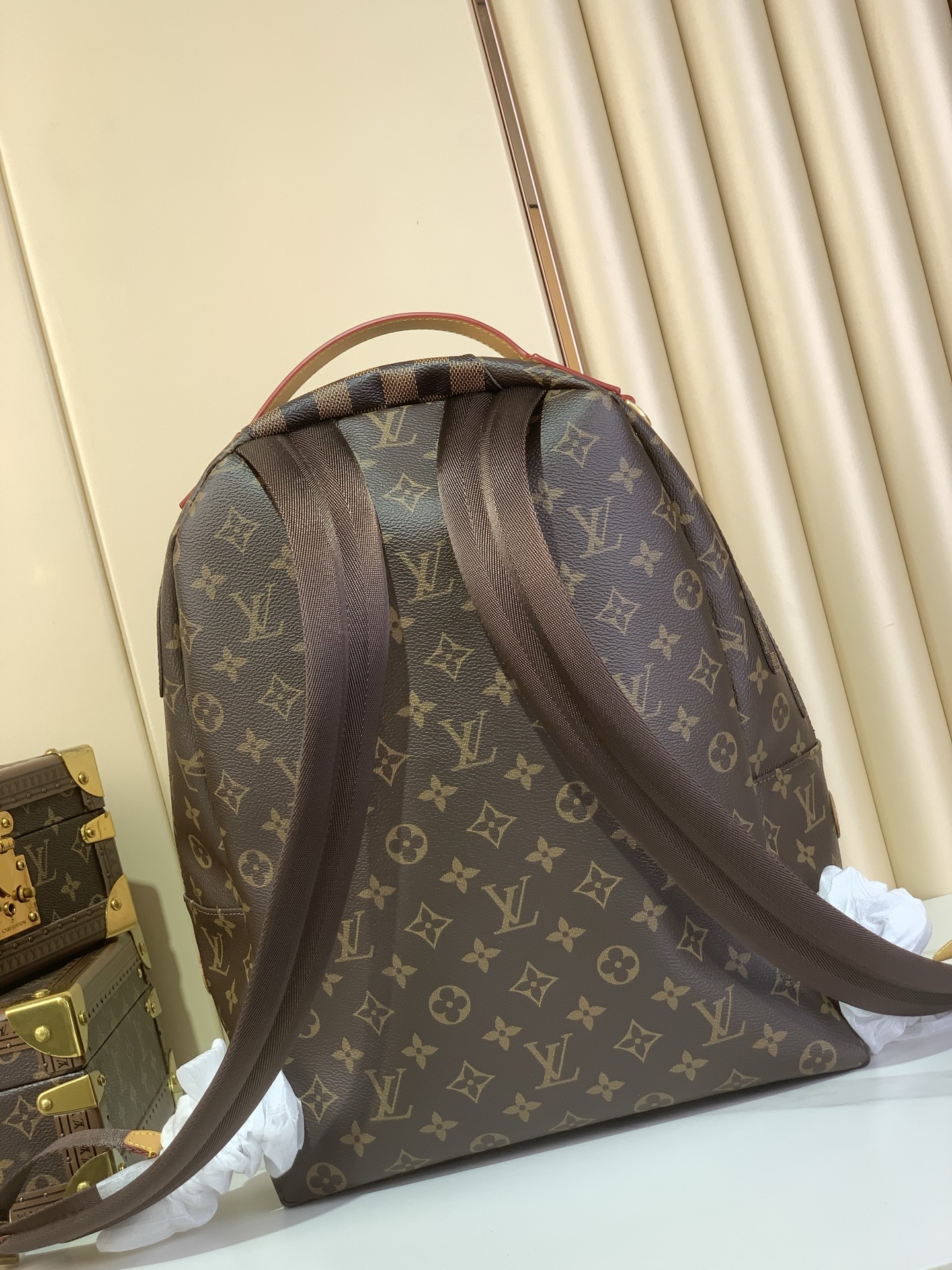 LV M26130 Discovery Backpack PM