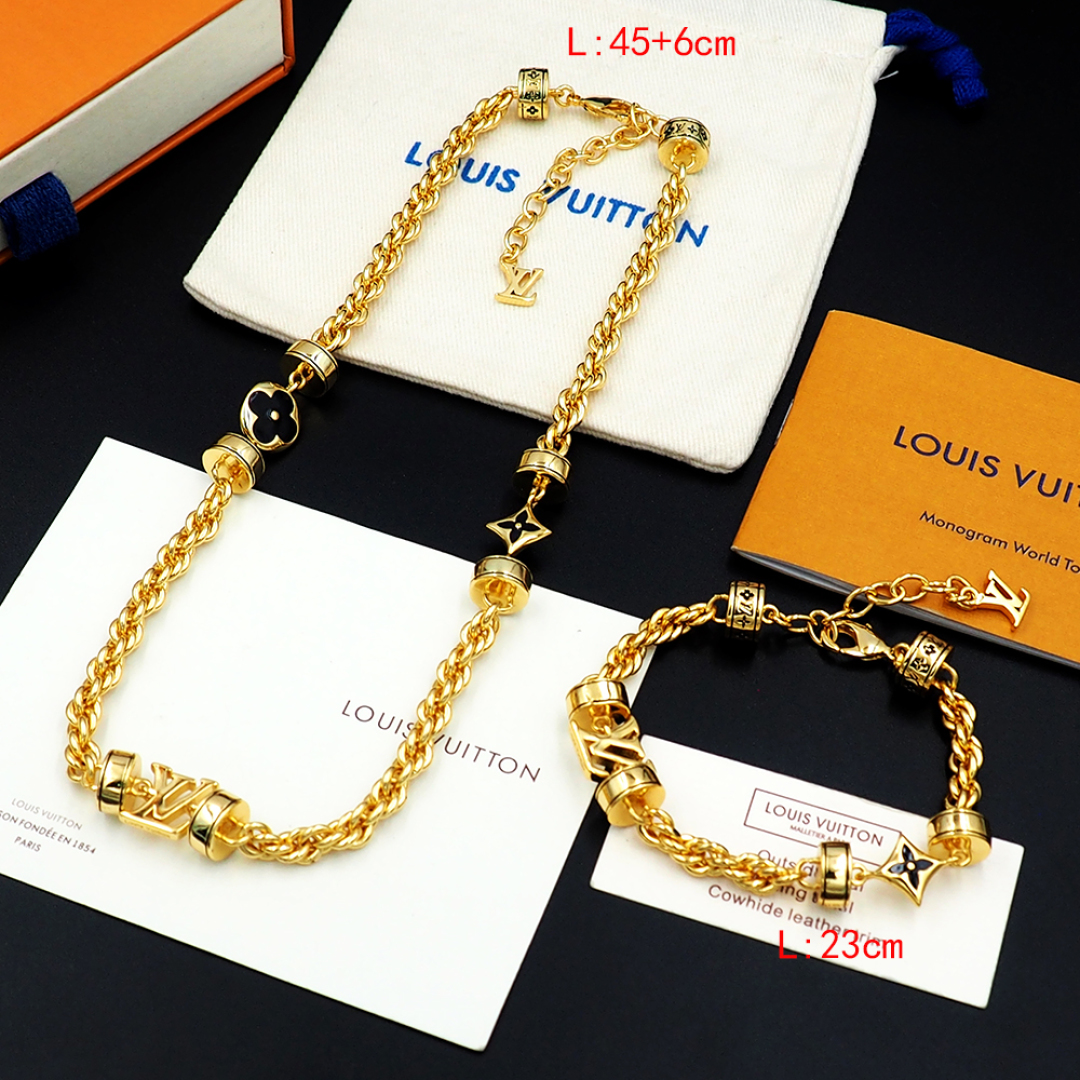 LOUIS VUITTON Wire Necklace