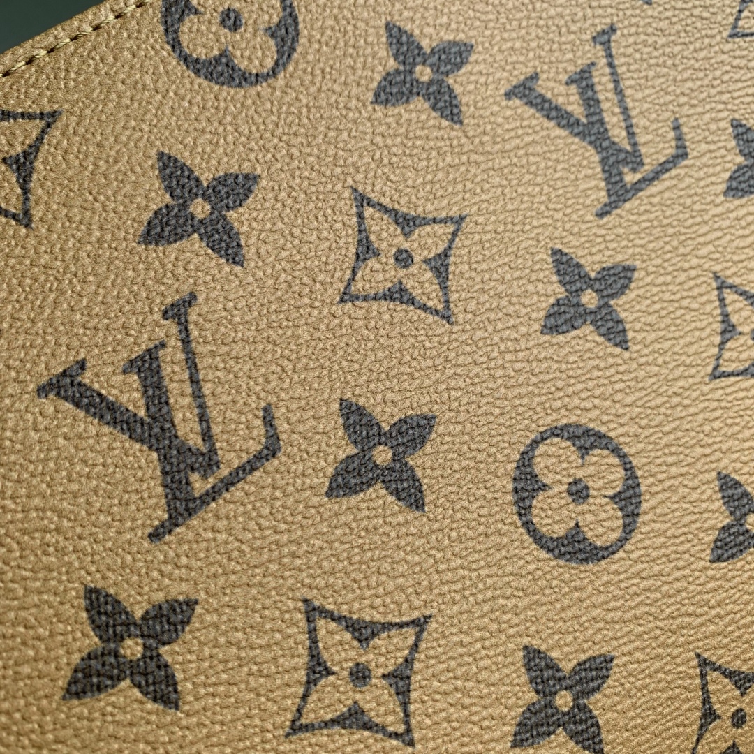 LOUIS VUITTON M11248 Trio Toilet Pouch
