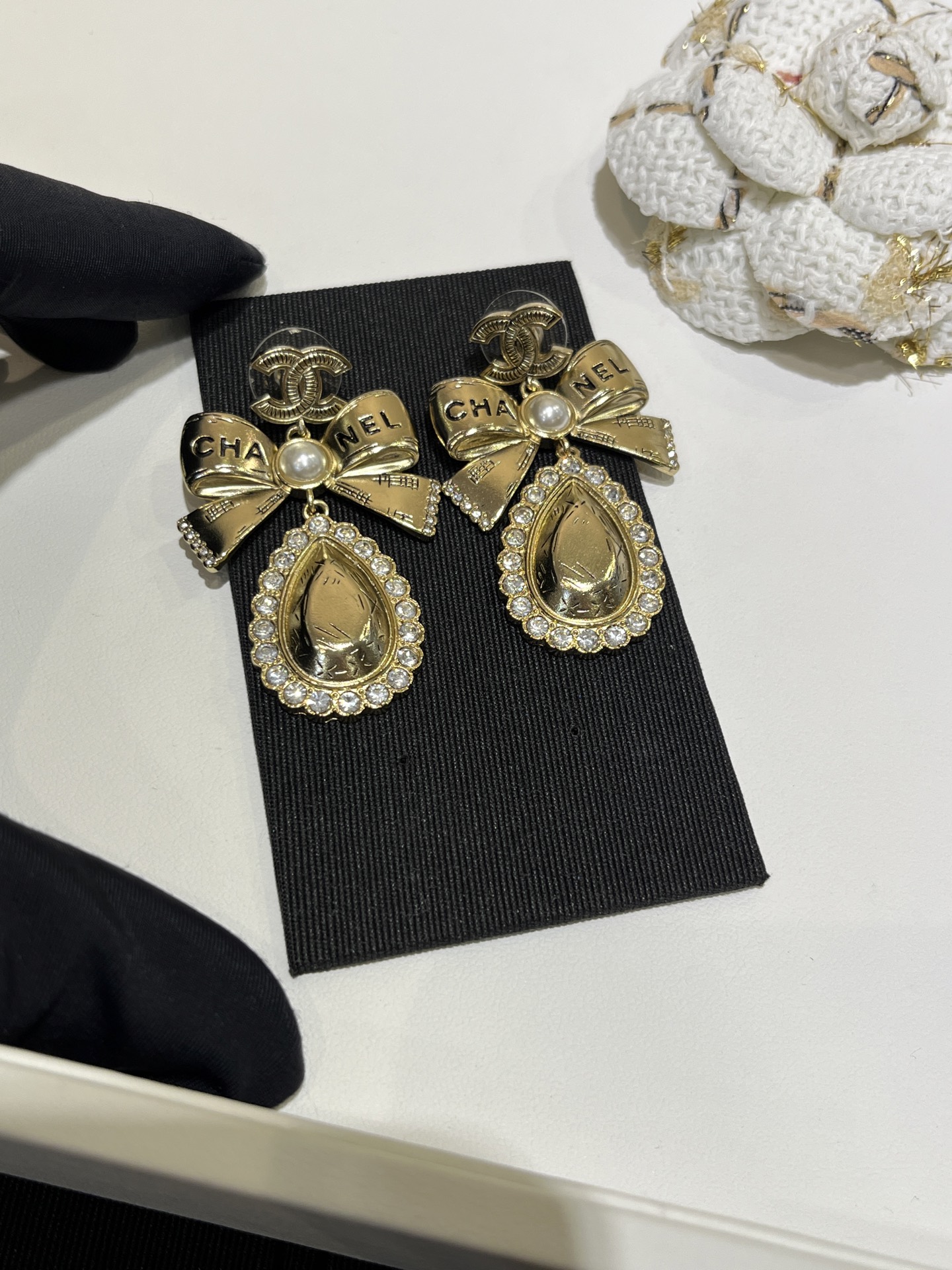CHANEL Pendant Earrings Metal, Glass Pearls & Diamantés Gold, Pearly White & Crystal