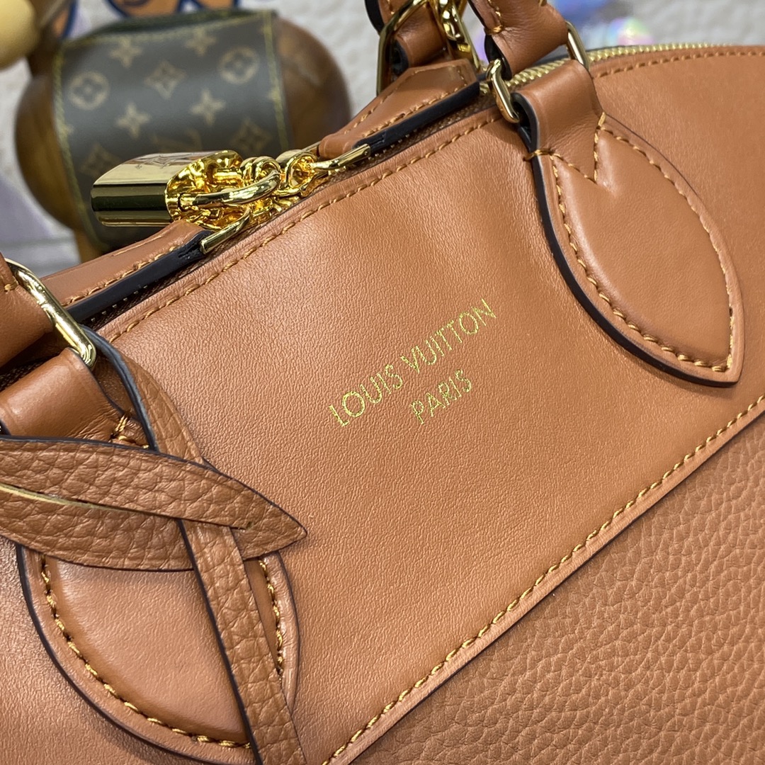 Louis Vuitton M22925 Lock It MM Gold