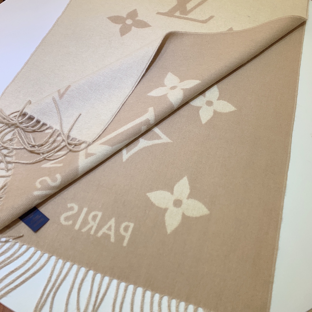 LOUIS VUITTON M78123 Reykjavik Scarf