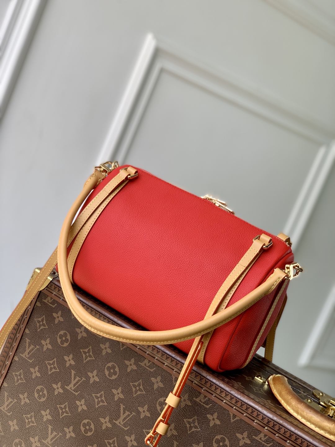 LOUIS VUITTON M26905 Express Red