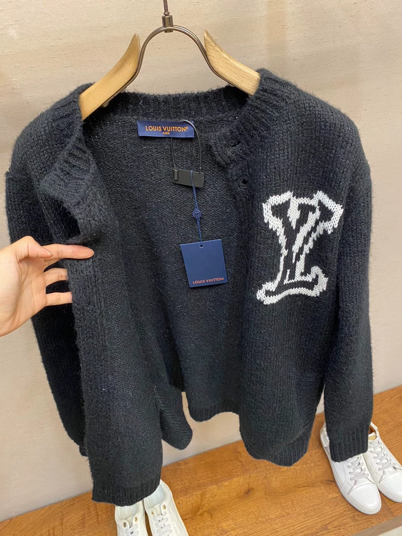 LOUIS VUITTON 1AJBXP Chunky Intarsia Signature Cardigan