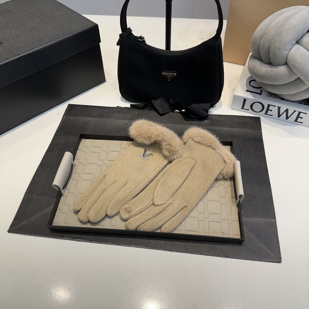 Louis Vuitton Wool Gloves