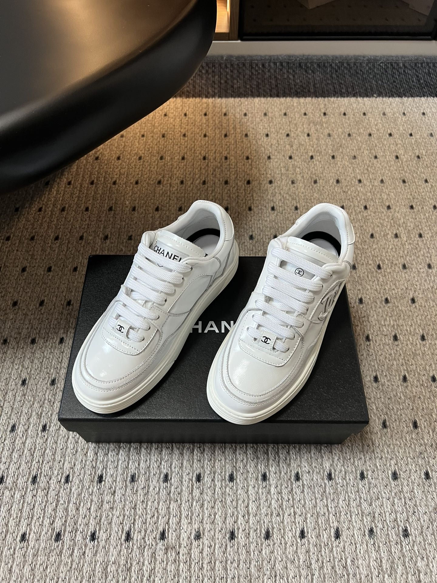 CHANEL Patent Leather Low-Top Trainers Light Beige