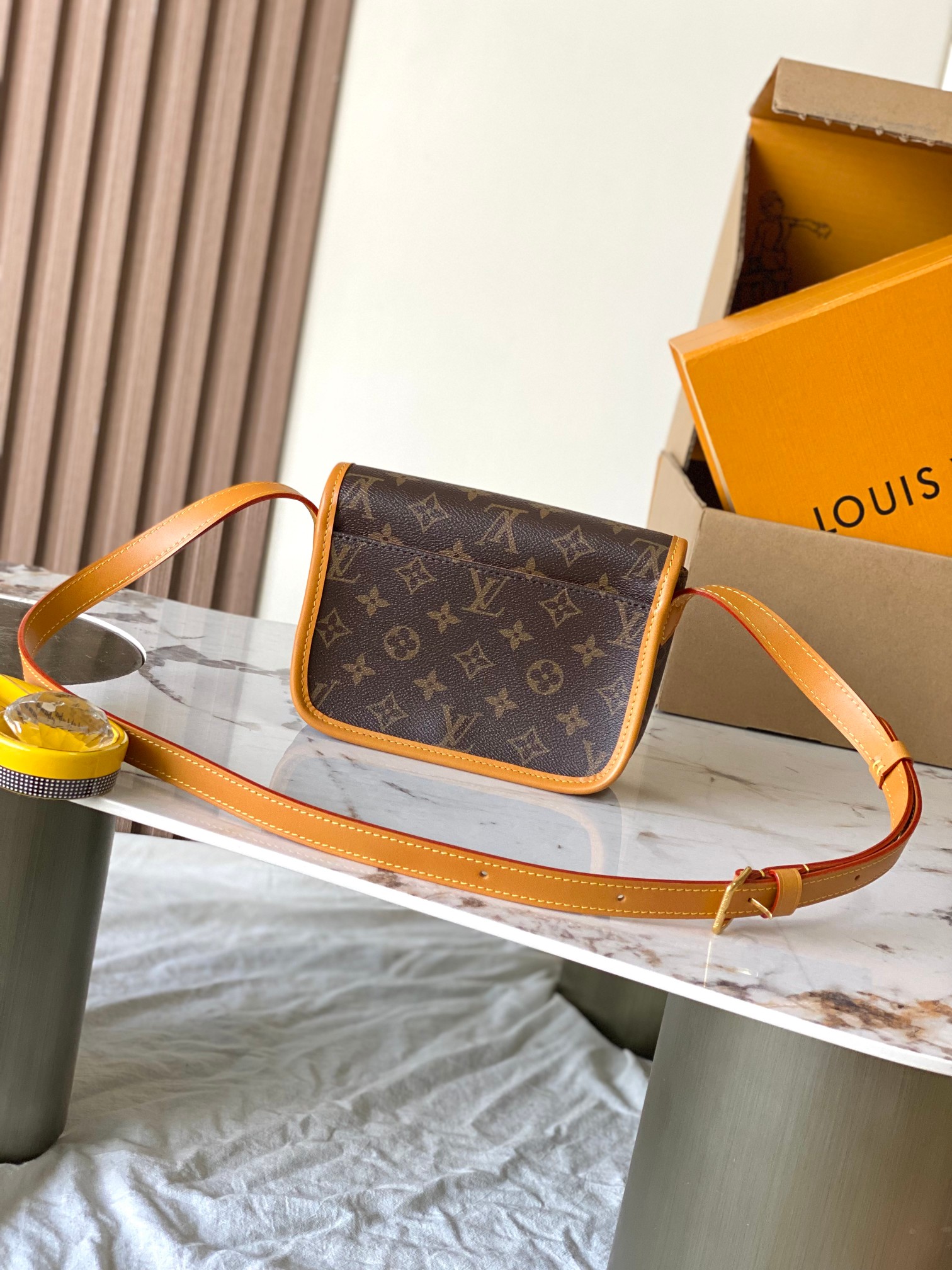 LV M26805 Satchel Wearable Wallet