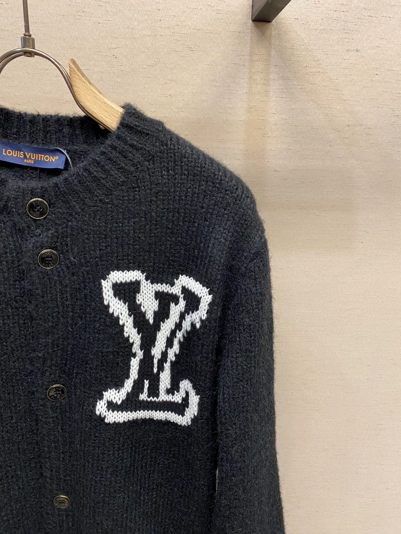 LOUIS VUITTON 1AJBXP Chunky Intarsia Signature Cardigan