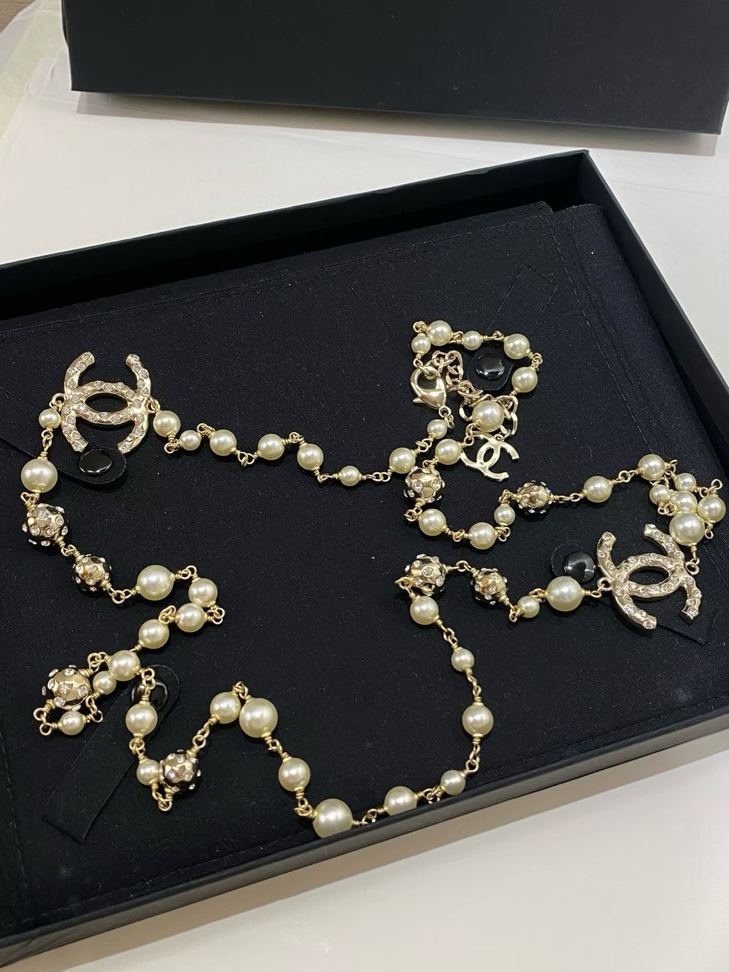 CHANEL Pearl Chain Necklace