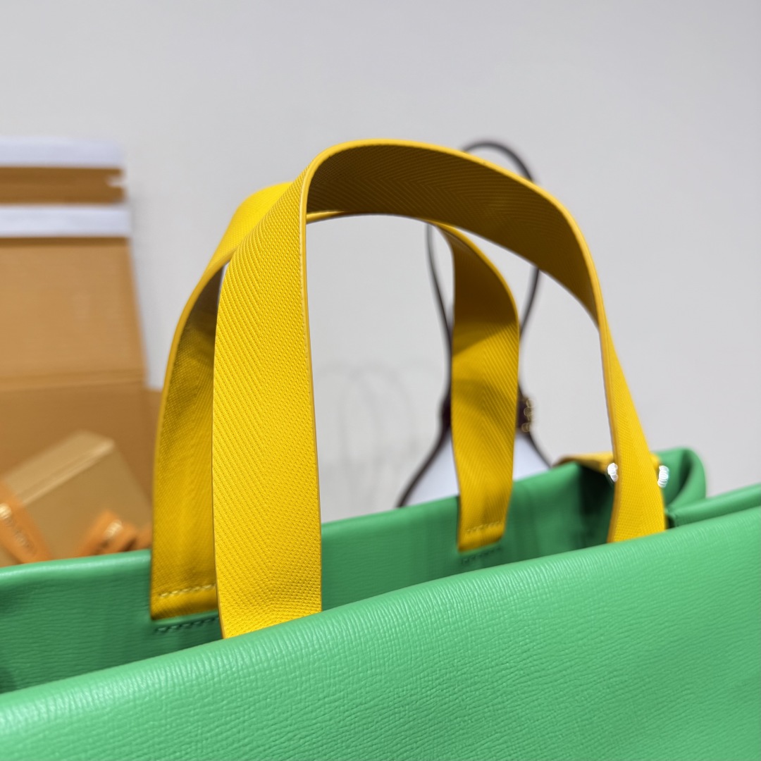 LV M13982 Shopper Tote MM