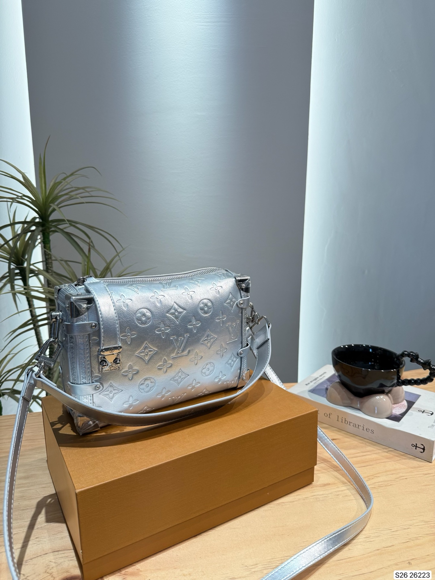 LOUIS VUITTON M26223 LV Ski Side Trunk MM