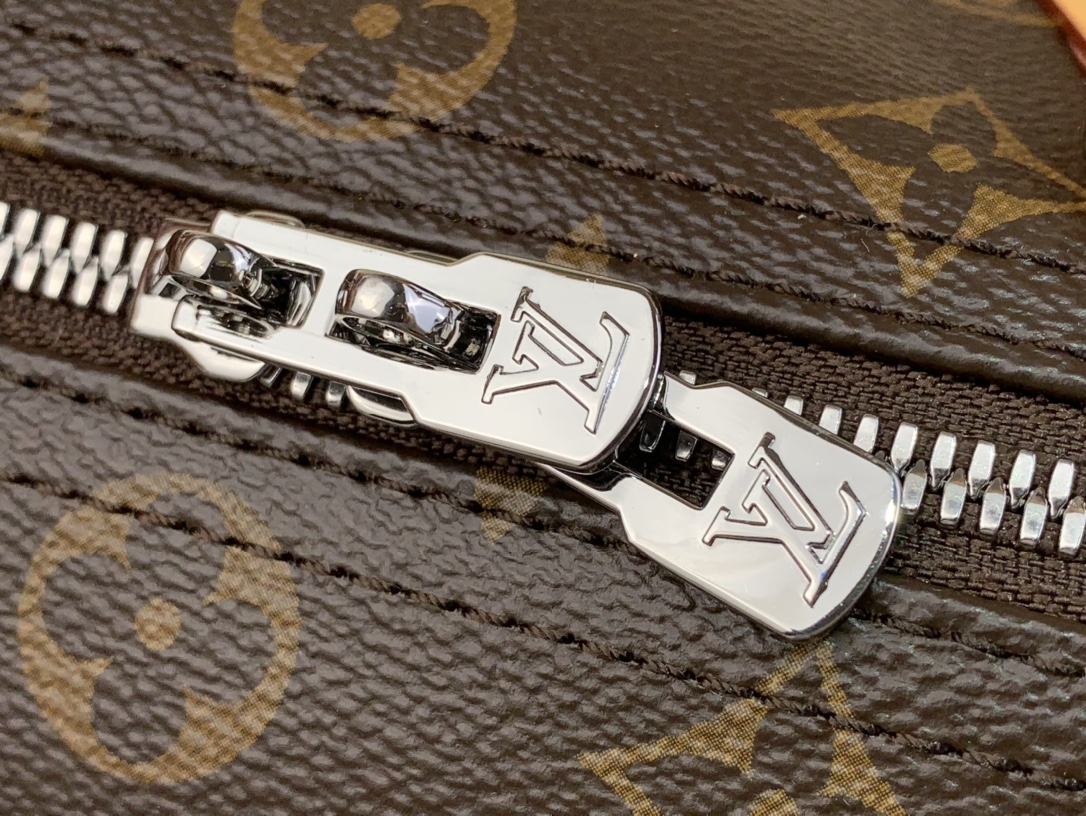 LOUIS VUITTON M12803 57th Street NYC Speedy Soft 30