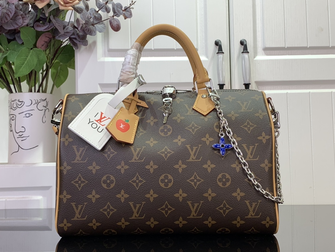 LOUIS VUITTON M12803 57th Street NYC Speedy Soft 30