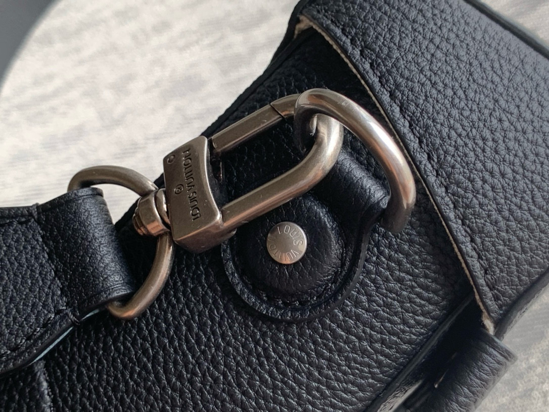 LOUIS VUITTON M11516 Soul Trunk
