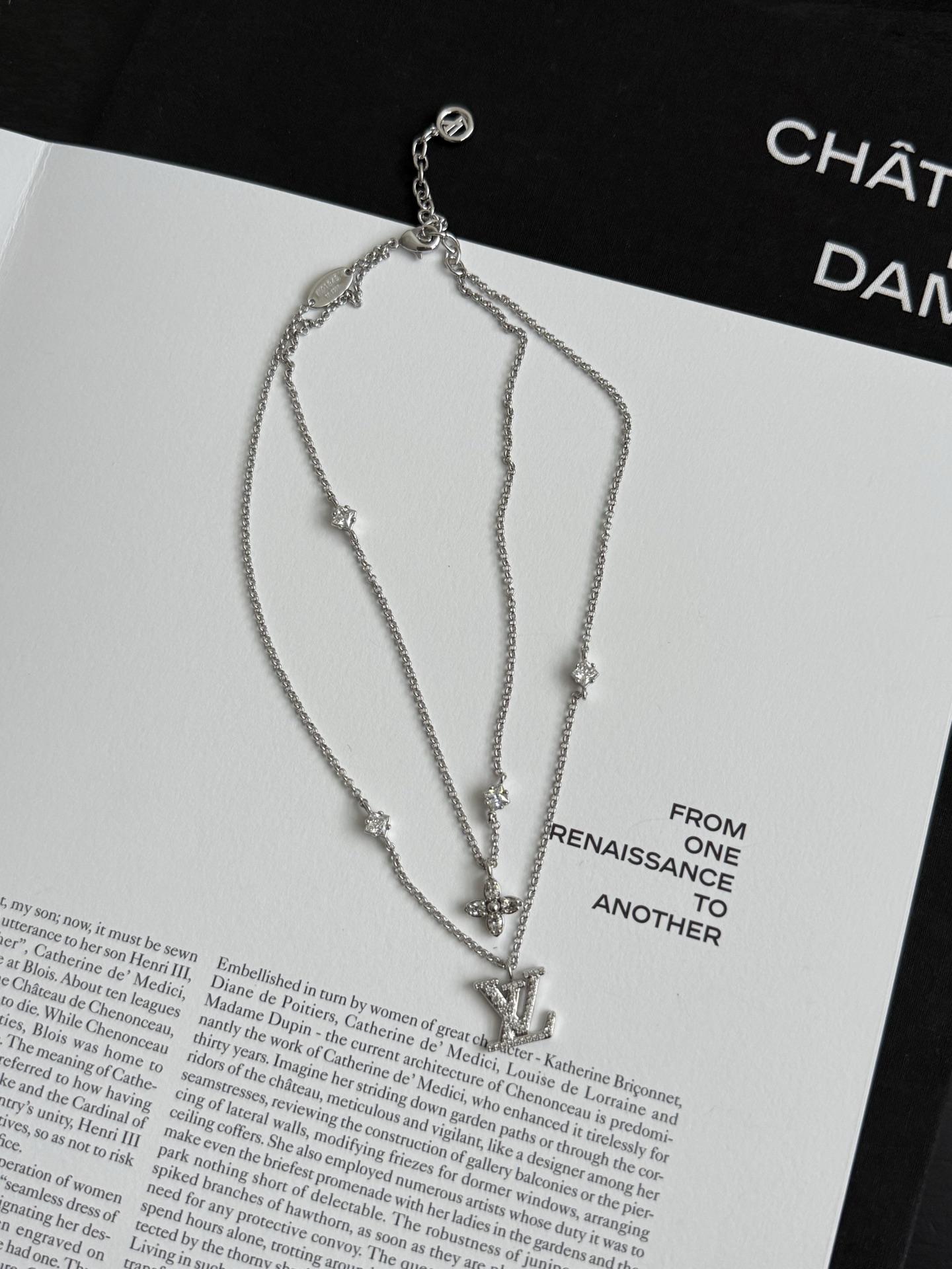 Louis Vuitton Lady LV M02515 GP x Rhinestone Necklace Silvery