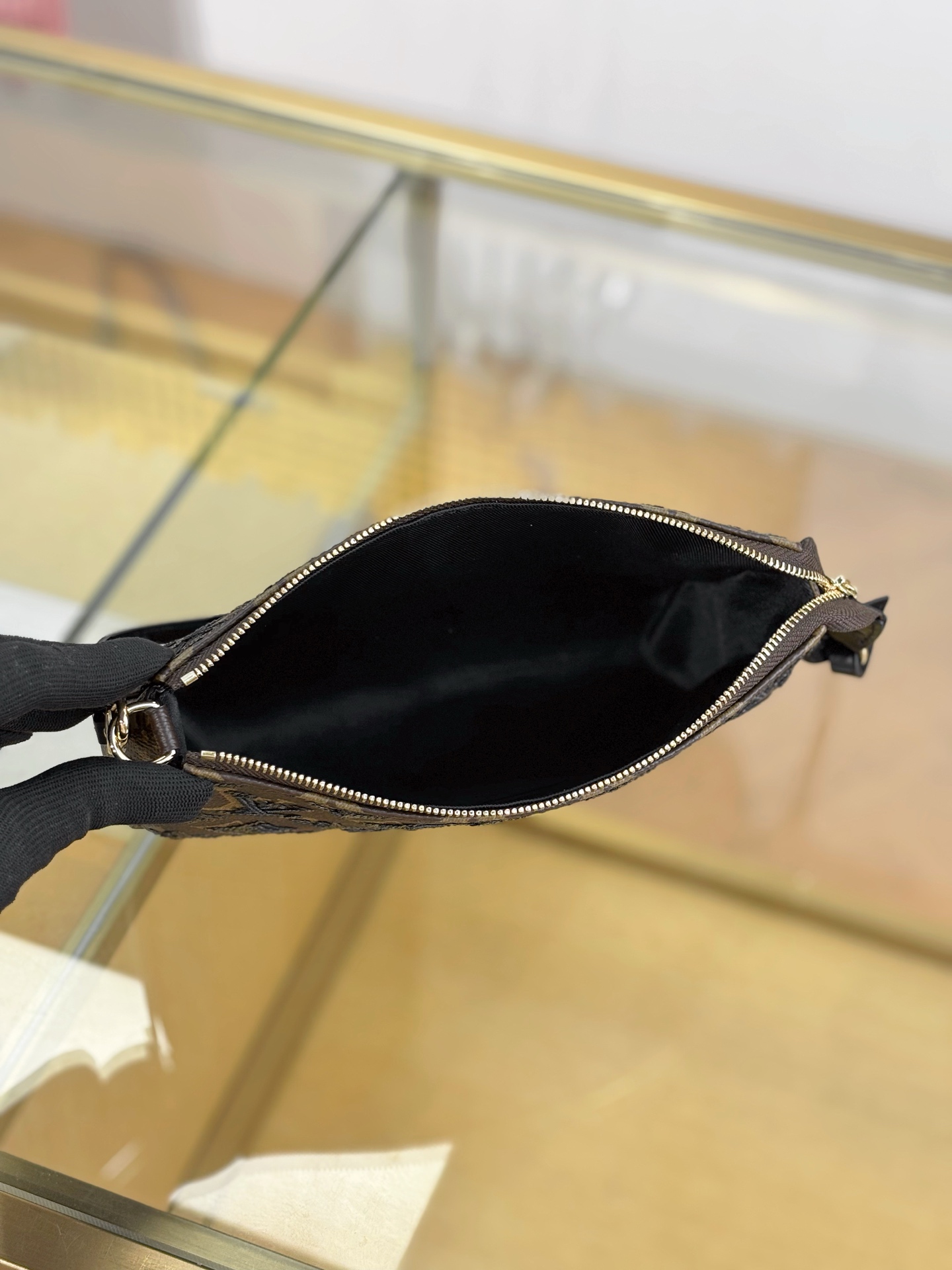 LV M26473 Pochette Accessoires