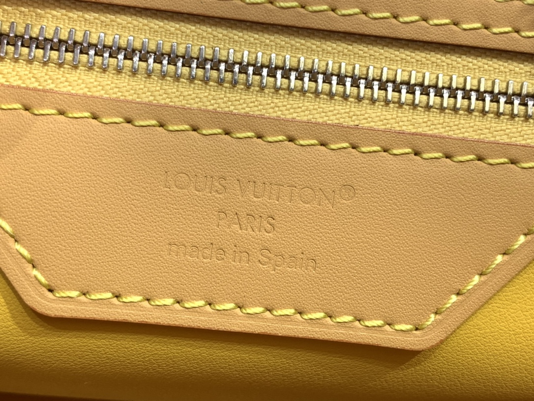 LOUIS VUITTON M12803 57th Street NYC Speedy Soft 30