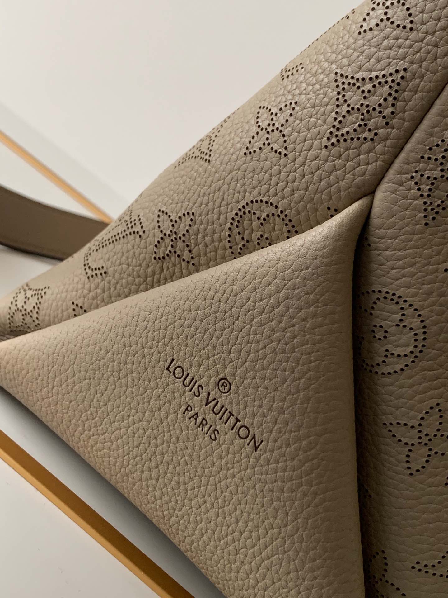 Louis Vuitton M56084 Beaubourg Hobo MM