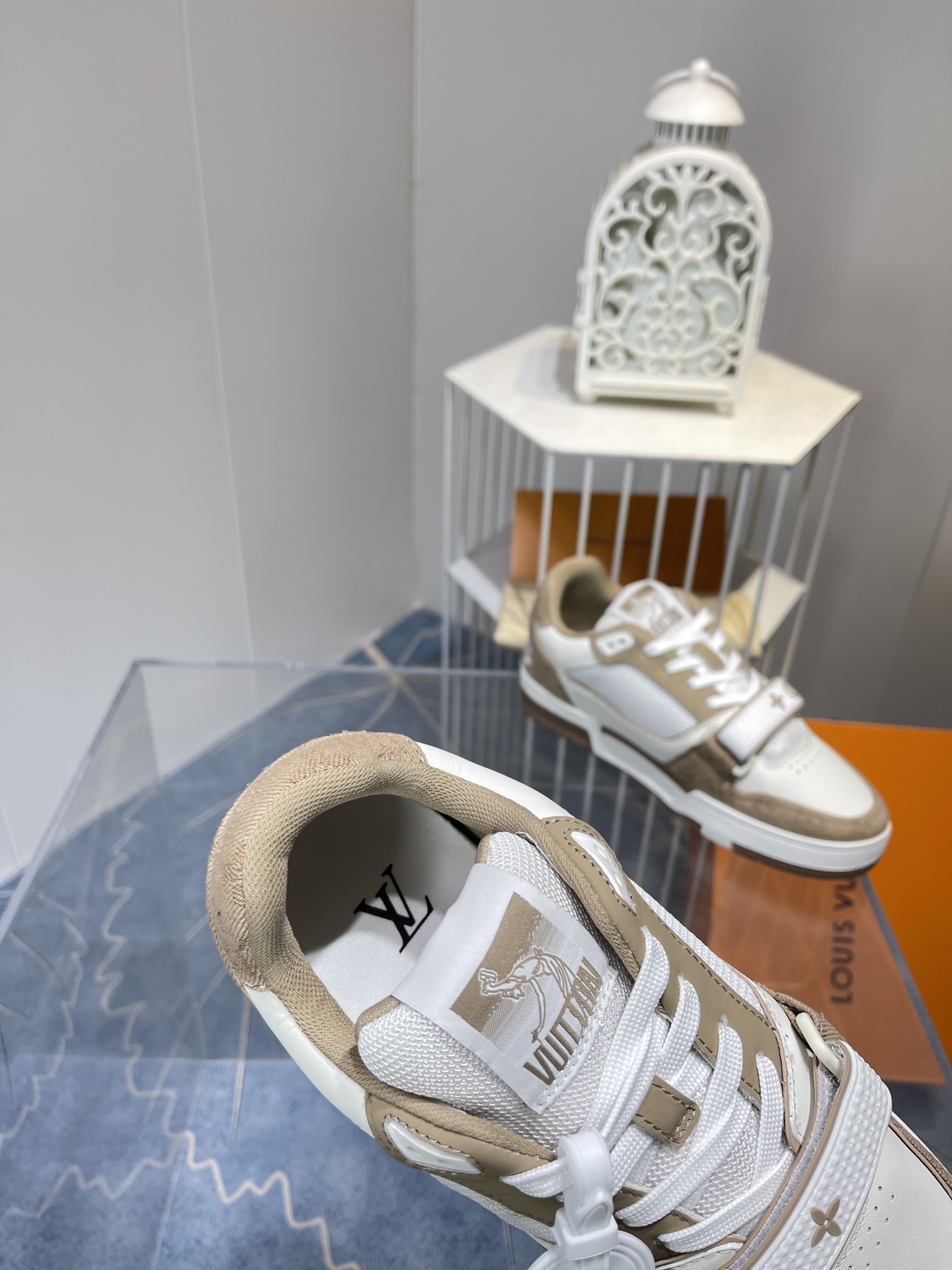 LOUIS VUITTON 1A9ZBW LV TRAINER