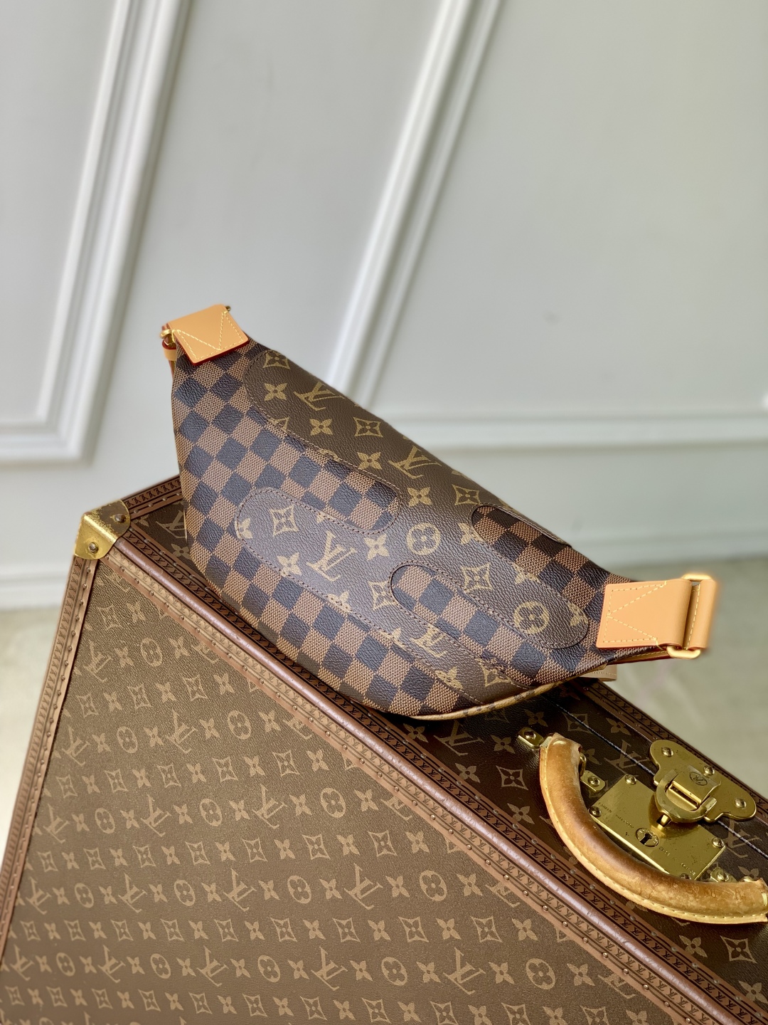 LOUIS VUITTON M15271 Rush Bumbag