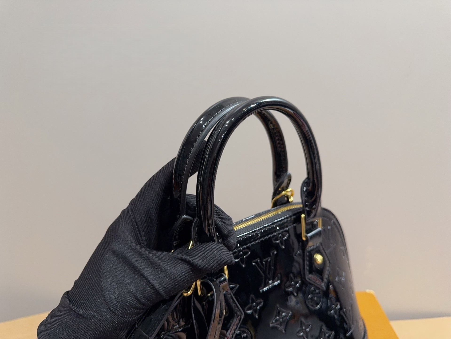 LOUIS VUITTON Monogram Vernis Alma BB Hand Shoulder Bag M90063 -gold