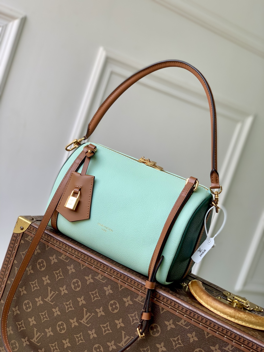 LOUIS VUITTON M26905 Light Green