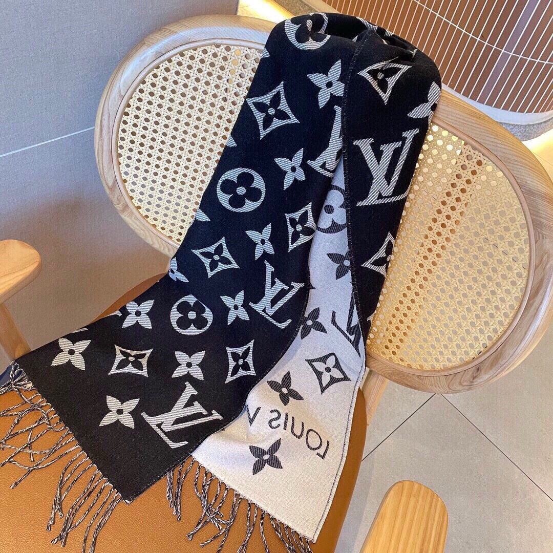 LOUIS VUITTON M77853 LV Essential scarf