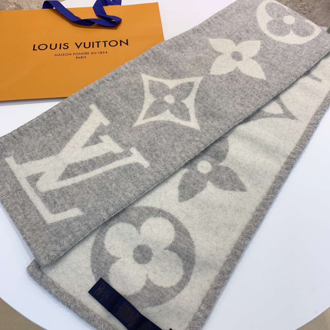 LOUIS VUITTON Cashmere Scarf