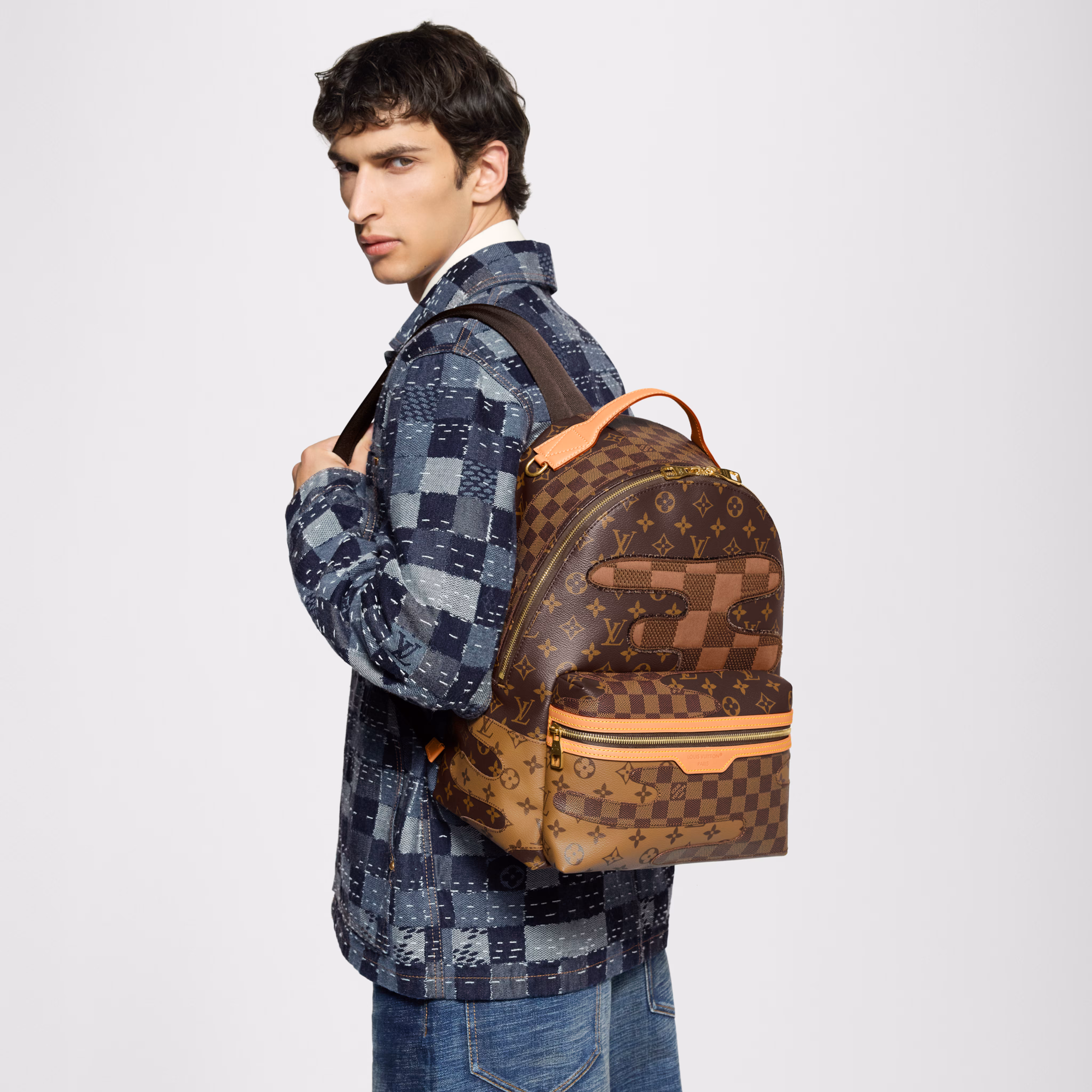 LV M26130 Discovery Backpack PM