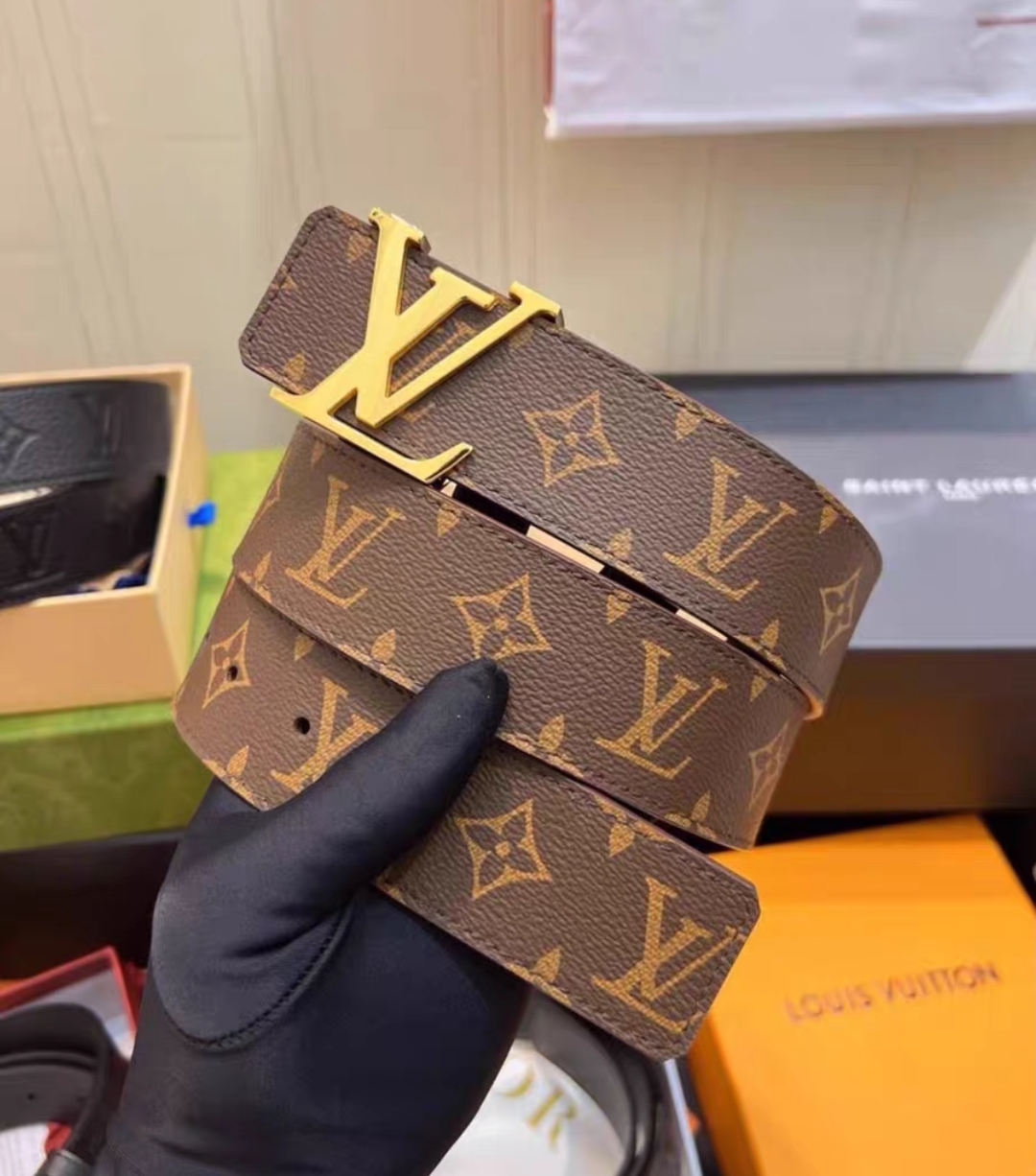 Louis Vuitton M0645W Monogram LV Initiales 30mm Reversible Belt