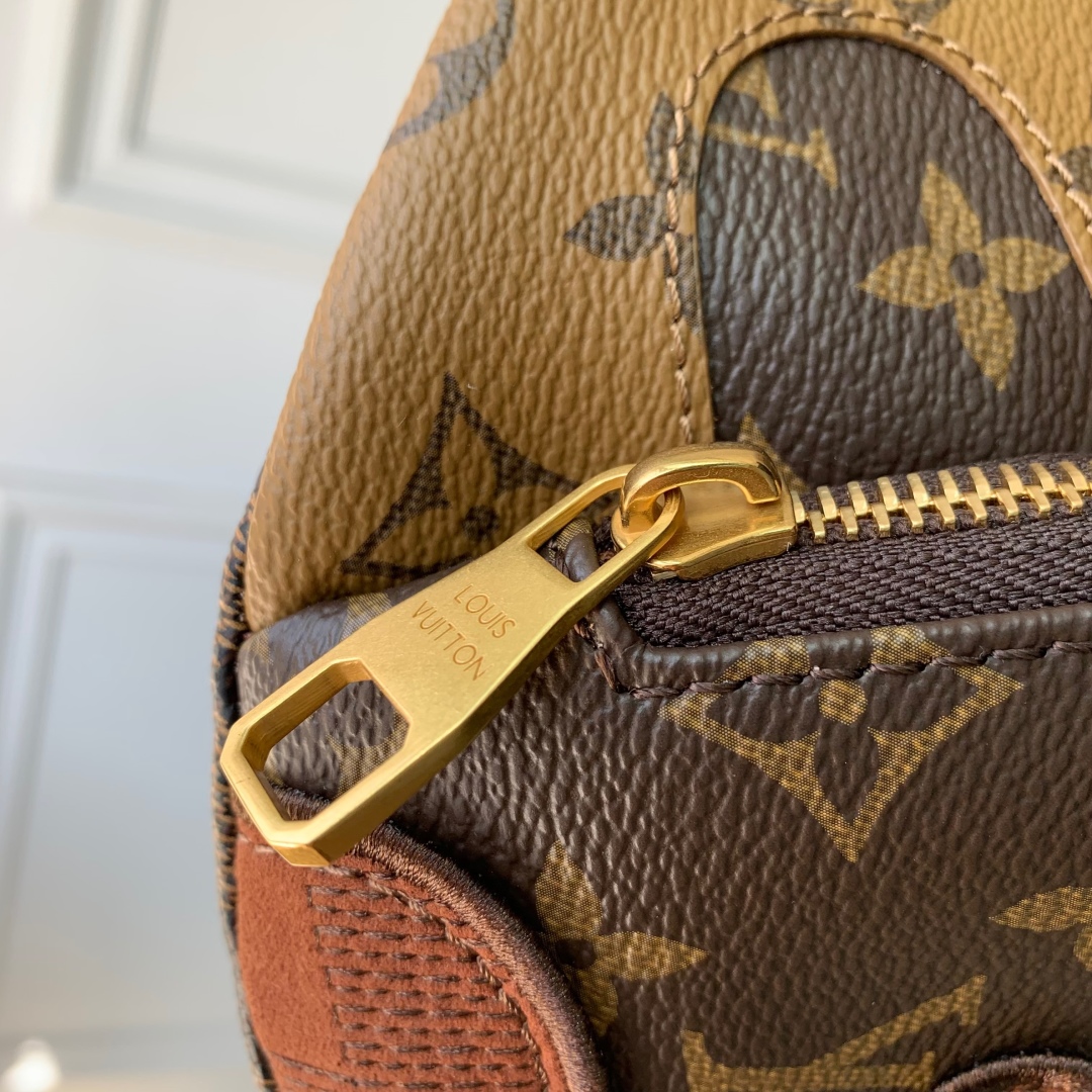 LOUIS VUITTON M15271 Rush Bumbag