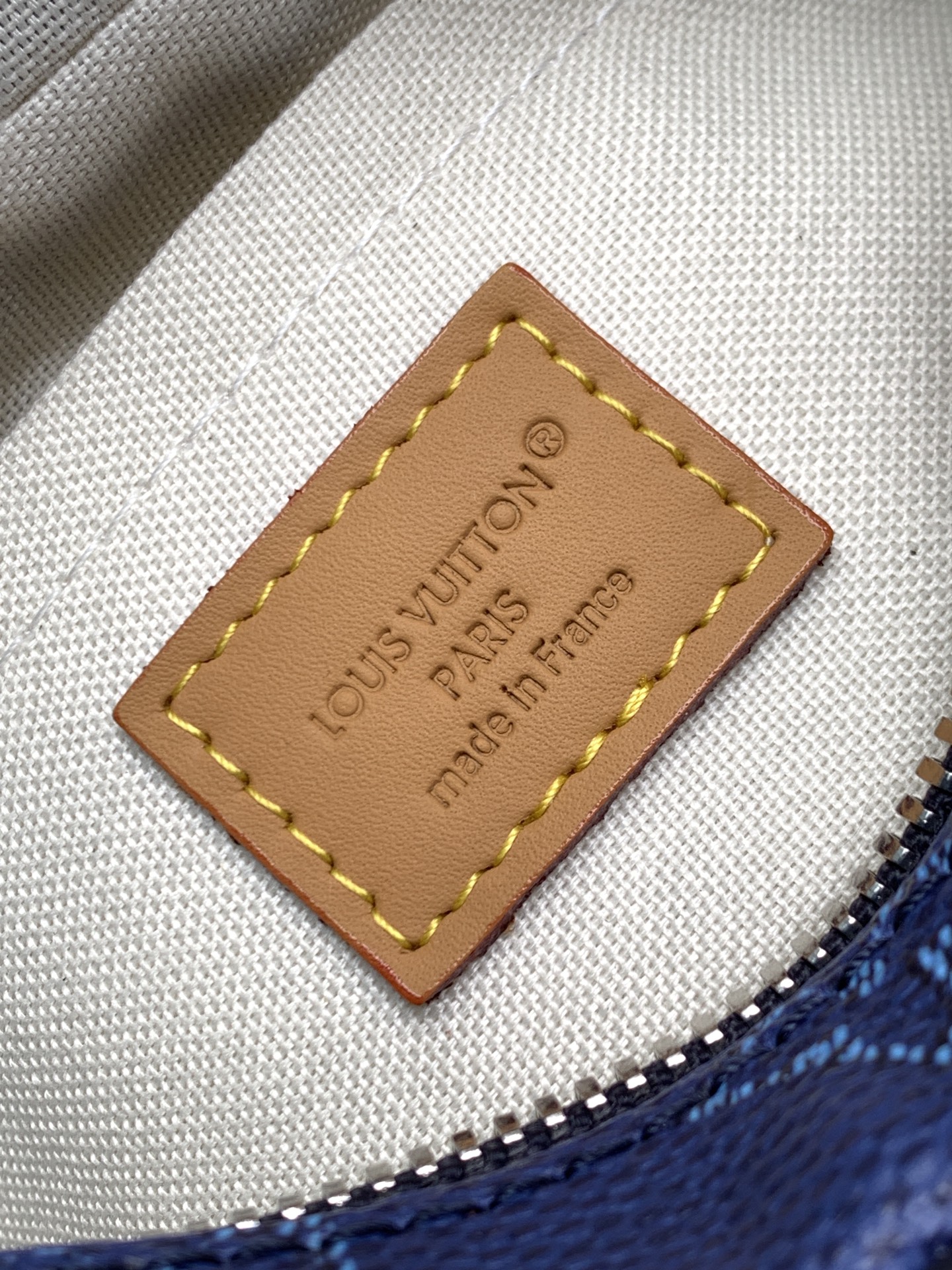 LV M26826 Trocadéro Wearable Wallet