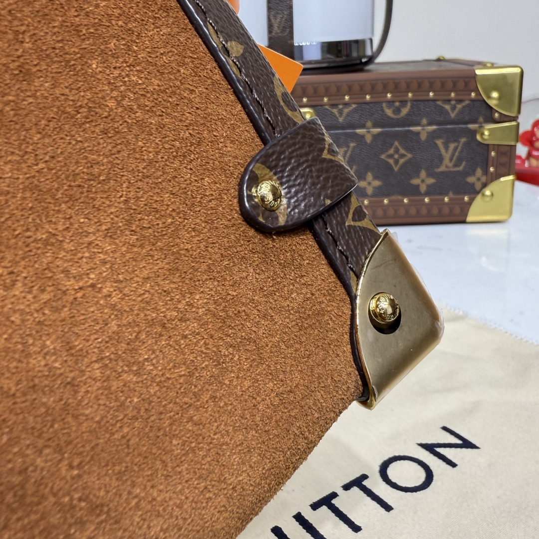 LV M15072 Side Trunk MM