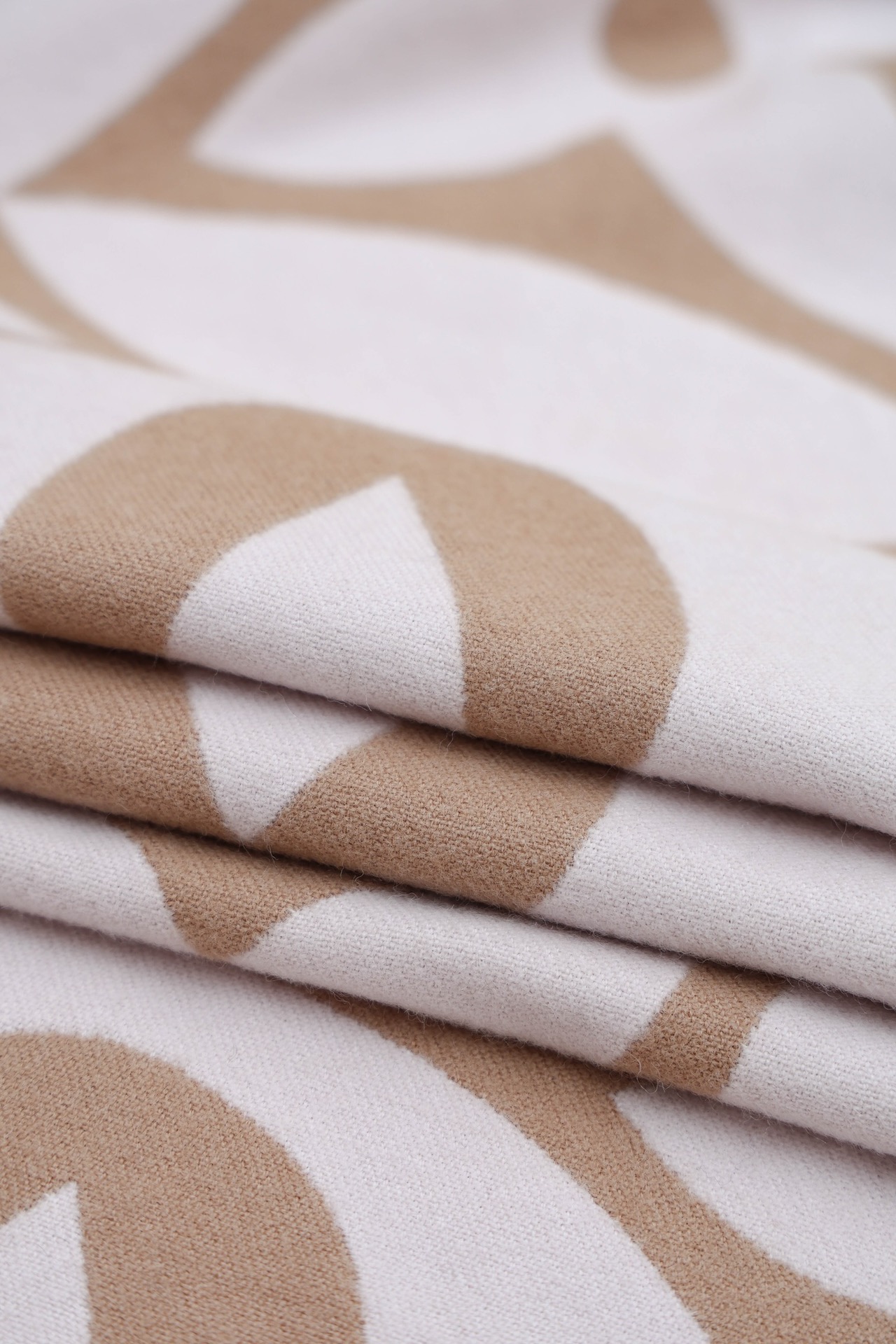 LOUIS VUITTON M79213 Medallion Scarf