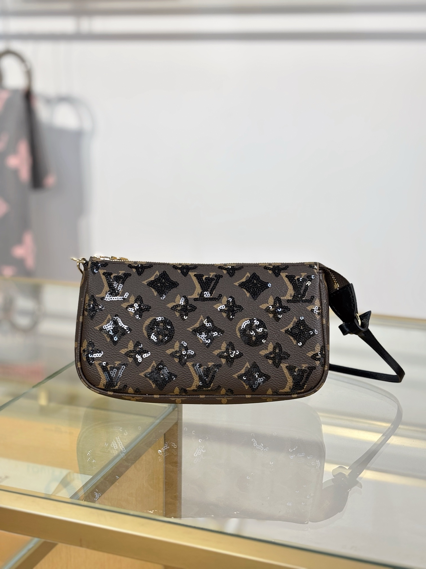 LV M26473 Pochette Accessoires