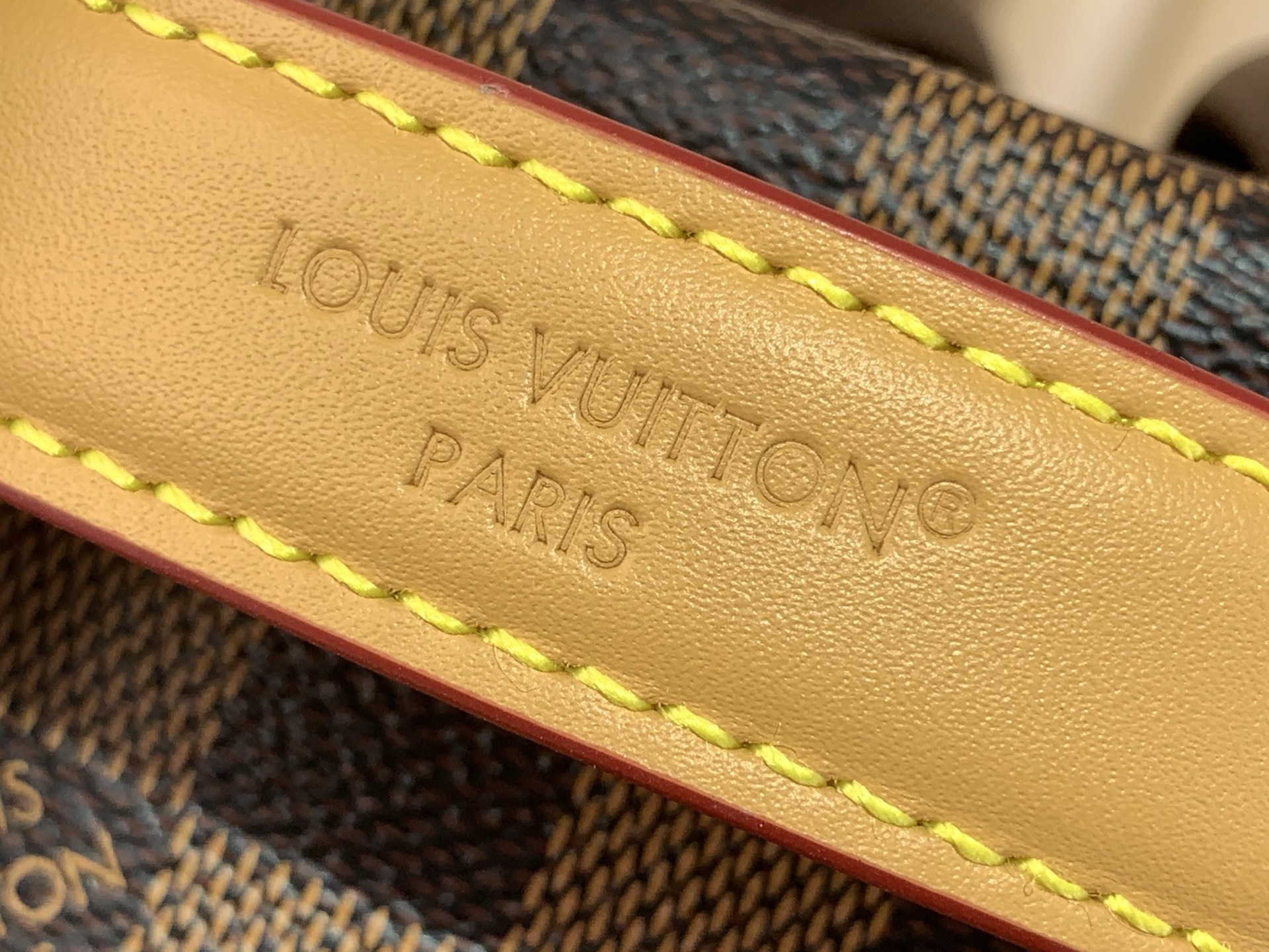 LV M26130 Discovery Backpack PM