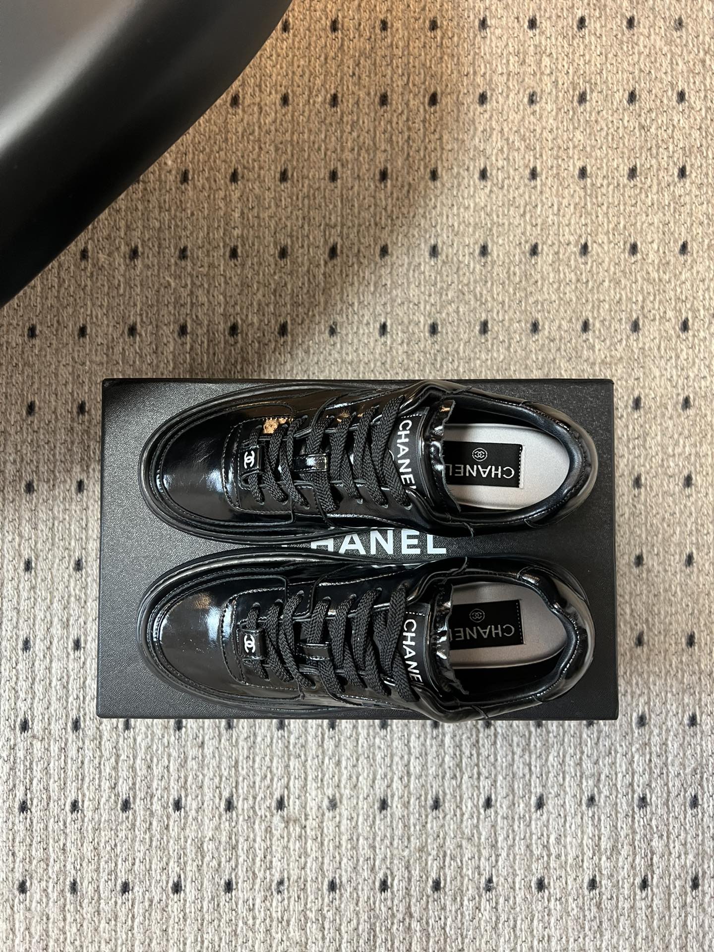 CHANEL Patent Leather Low-Top Trainers Black