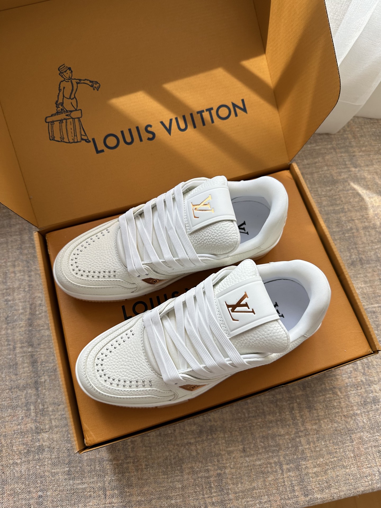 Louis Vuitton Trainer Sneaker 2025